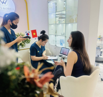 Đốt nốt ruồi gi&aacute; rẻ tại Spa H&agrave; Nội | Ph&acirc;n biệt mụn thịt v&agrave; nốt ruồi
